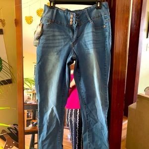 NWT booty shaping jeans